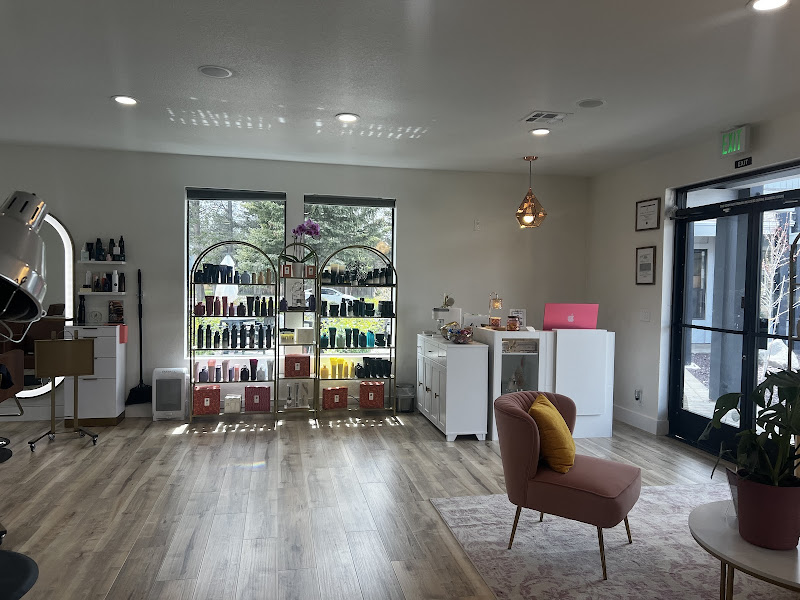 Salon on Venice