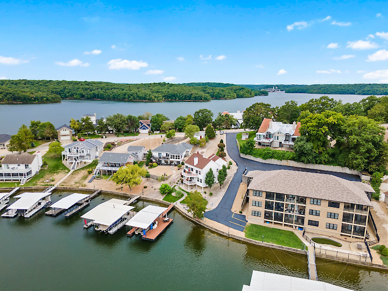 SHORES Vacation Rentals & Realty