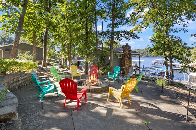 Lake Valley Oasis - Lakefront Vacation Home
