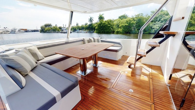 TIME 4 U Yacht photo