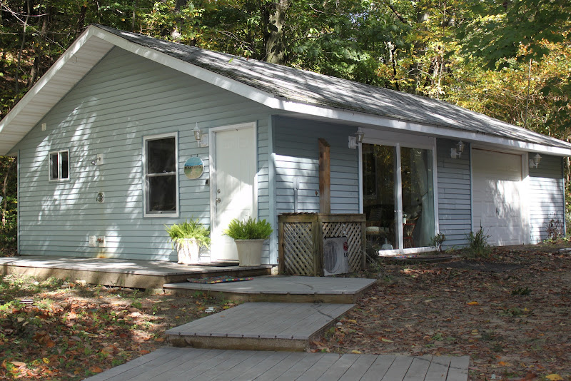 The Blue Shore Cottage - Vacation home rental agency in South Haven Township