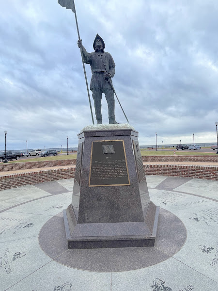 Plaza De Luna Memorial Monument