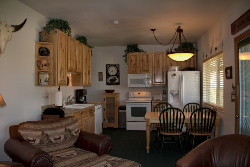 Yellowstone Park Riverfront Cabins