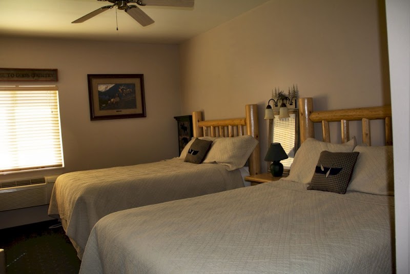 Yellowstone Park Riverfront Cabins photo