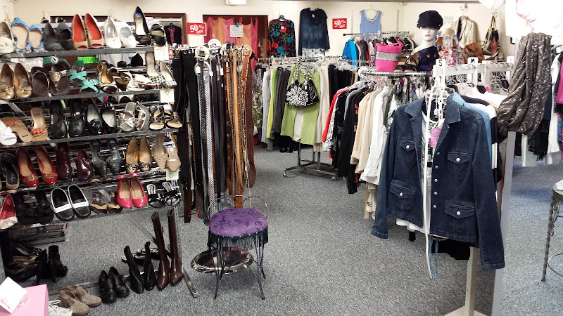 Posh Threads - Women's clothing store in Fontana-On-Geneva Lake