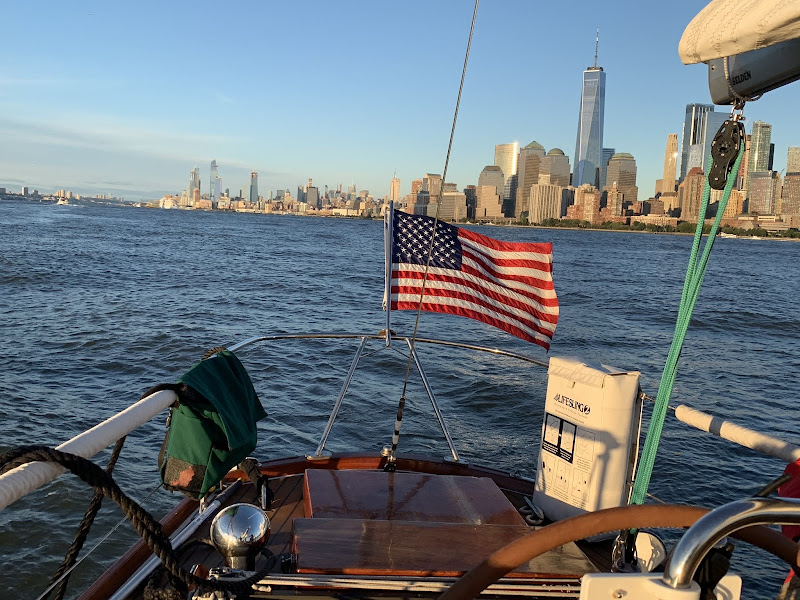 Tribeca Sailing - Boat tour agency in 223 West St #25