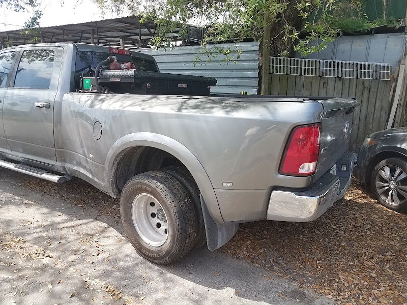 Lorenzo Garage Complete Auto Repair photo