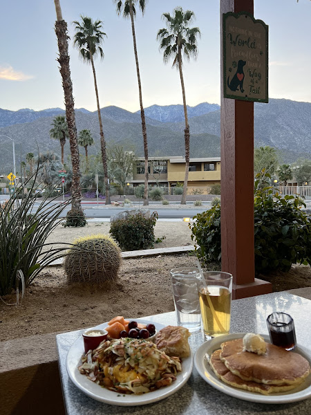 Elmer's Restaurant (Palm Springs, CA) - Breakfast restaurant in Palm Springs