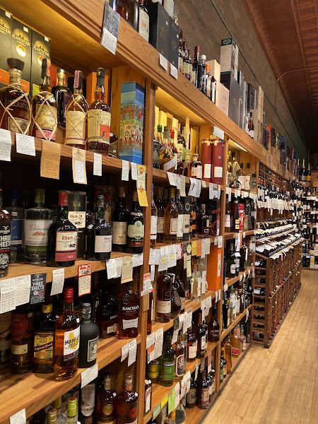 Warehouse Liquors - Liquor store in Chicago