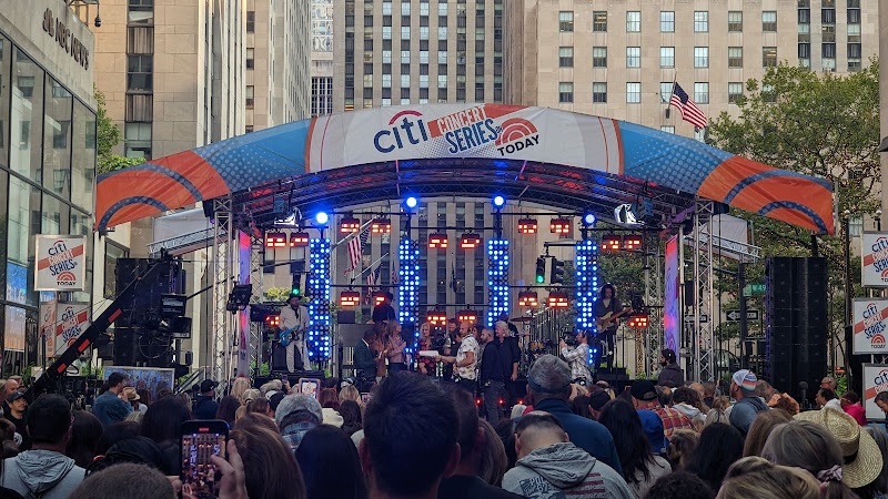 75 Rockefeller Plaza - Shopping mall in New York