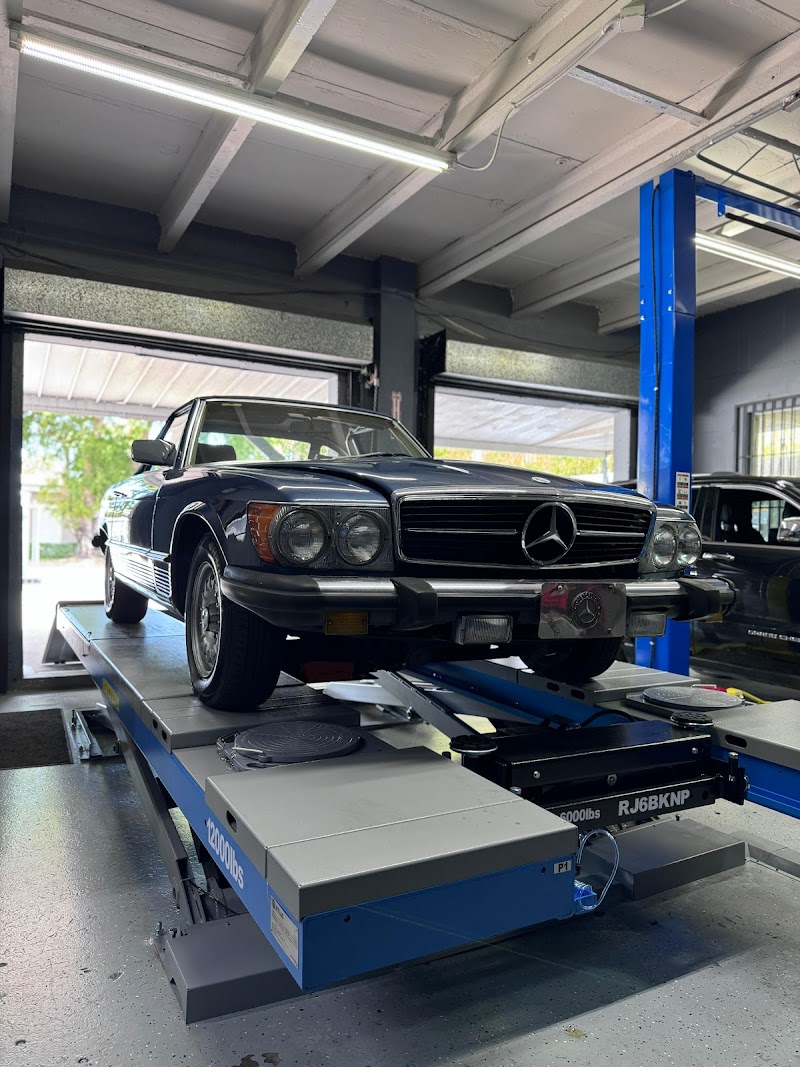 305 Mechanic Shop photo