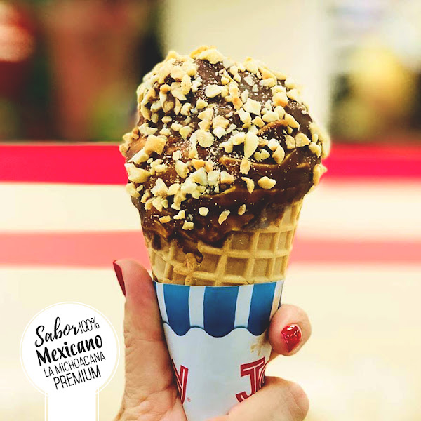 La Michoacana Premium - Ice cream shop in Chicago