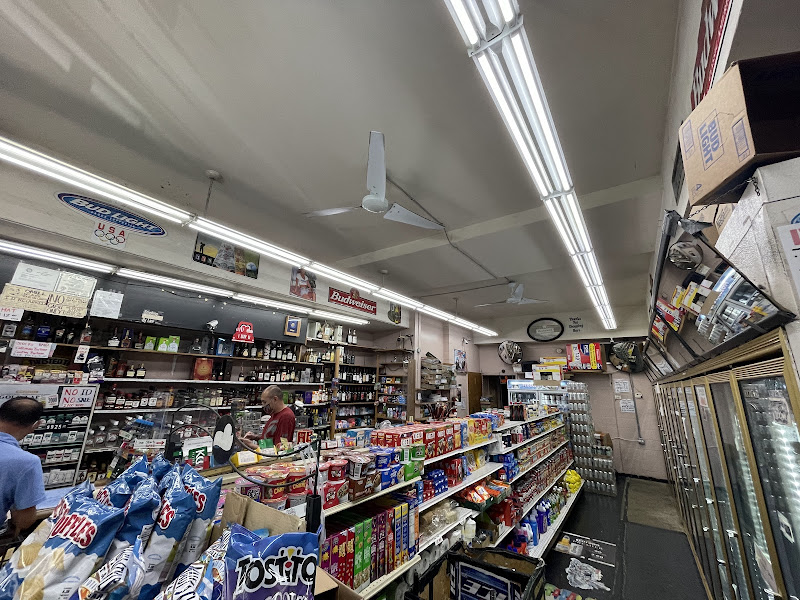 Maunakea Liquor & Grocery Inc - Liquor store in Honolulu
