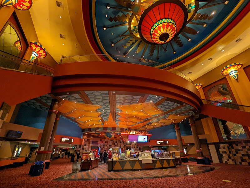 Cinemark Century Sam's Town 18