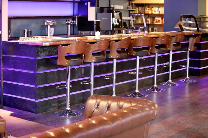 Novel - Cafe in Portland
