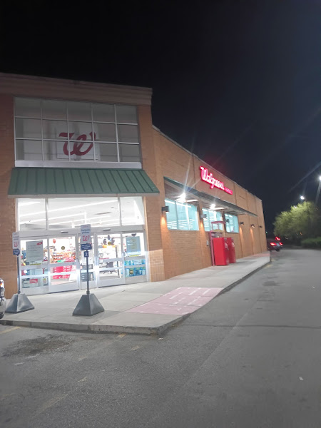 Sevier Plaza Shopping Center - Shopping mall in Sevierville