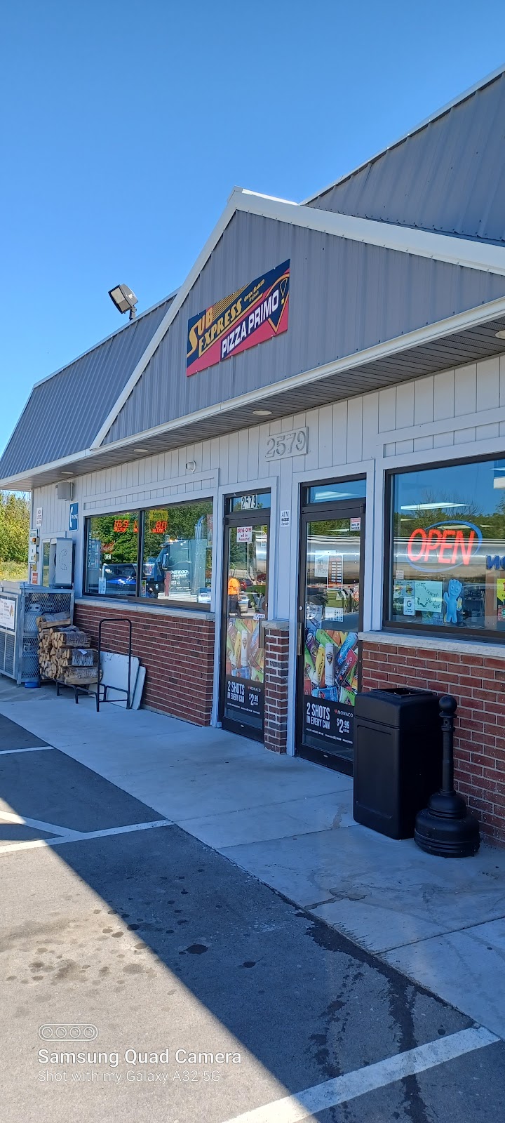 SubExpress & Pizza Primo - Pizza restaurant in Sister Bay