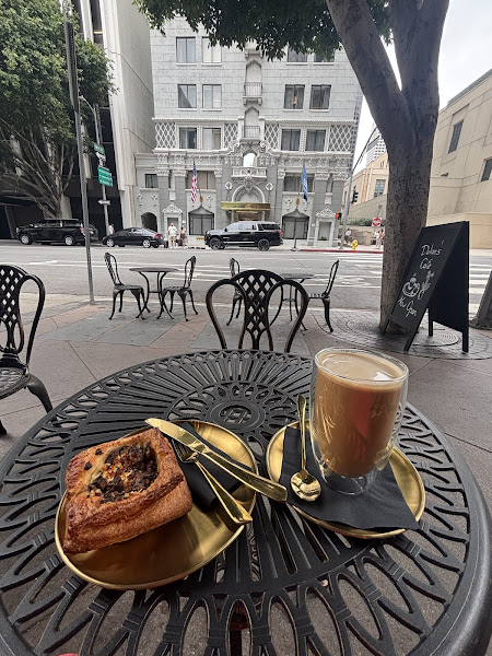 Dalian's Café - Coffee shop in Los Angeles