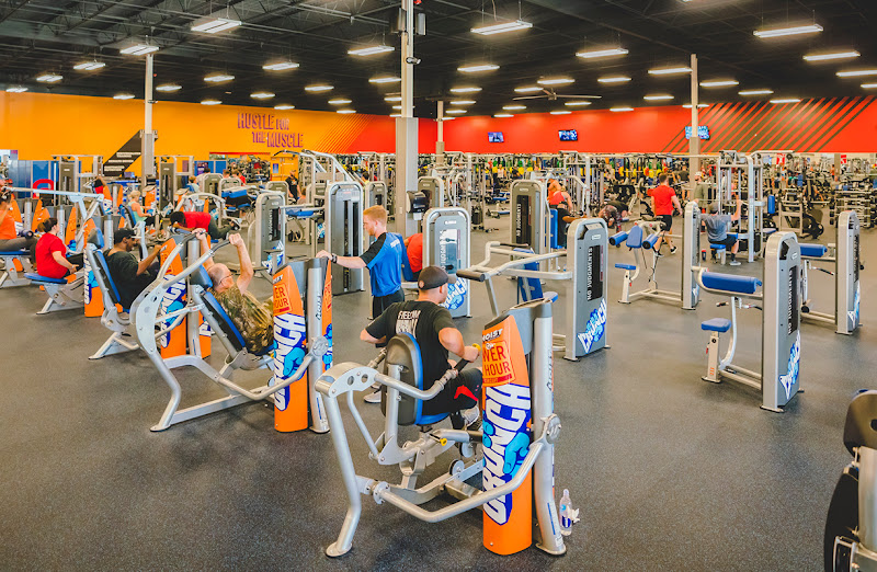 Crunch Fitness - Hamilton Place - Gym in Chattanooga