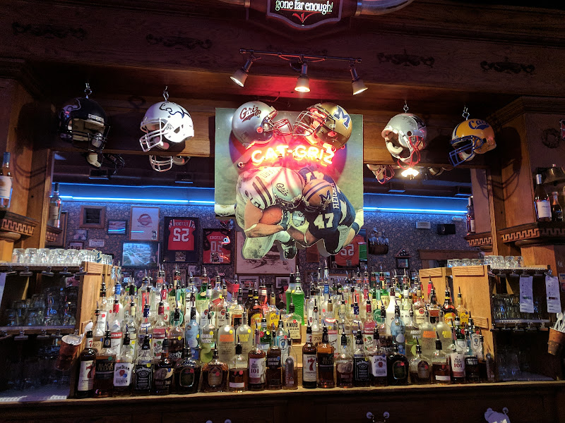 Cannery Lounge & Pkg Liquor
