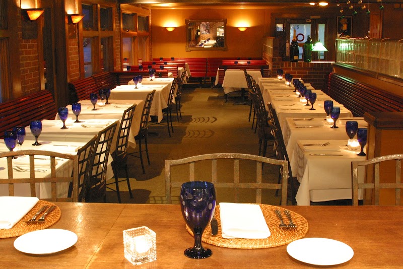 Ocean Boulevard Bistro and Martini Bar - Bistro in Kitty Hawk