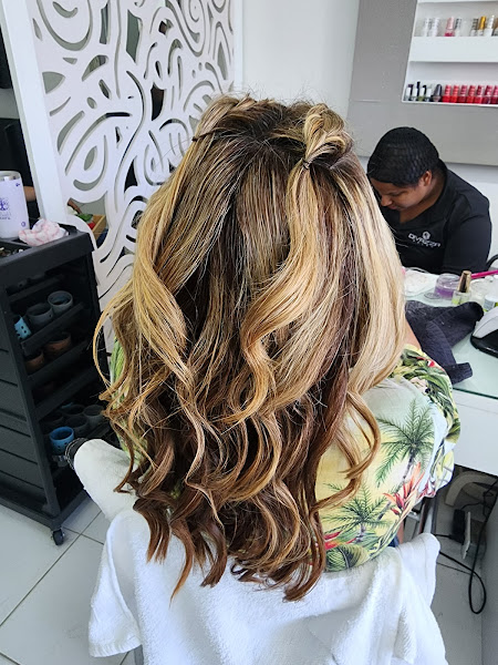 Divazza Salón - Beauty salon in Puerto Plata 57000