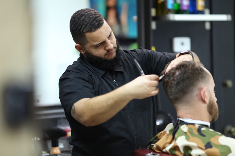 Xclusiv Barbershop | Barber Lounge