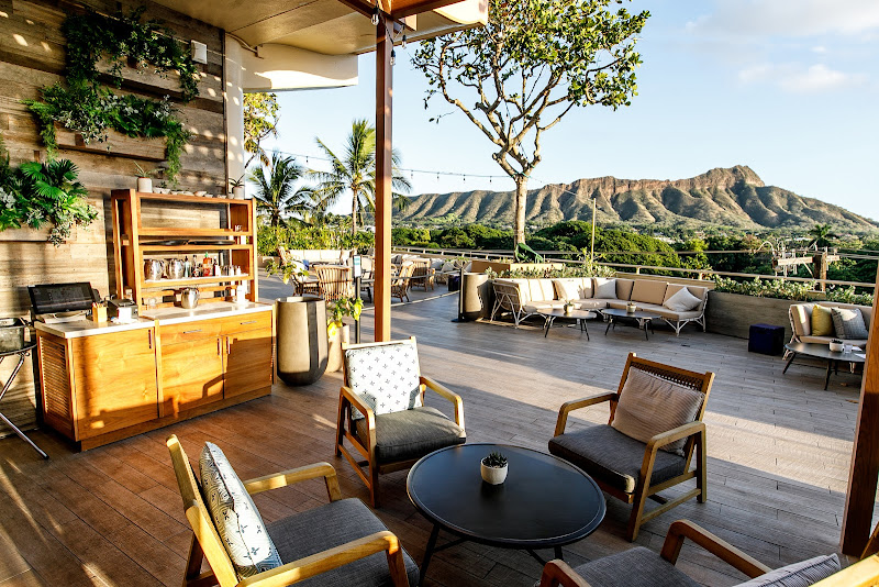 DECK. at Queen Kapiʻolani Hotel - Restaurant in Honolulu