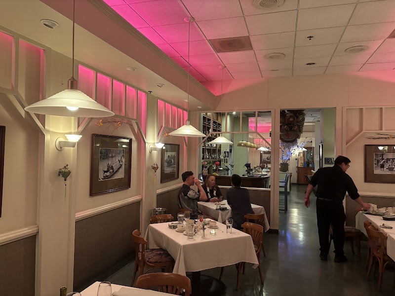 Duc's Bistro - French restaurant in Honolulu