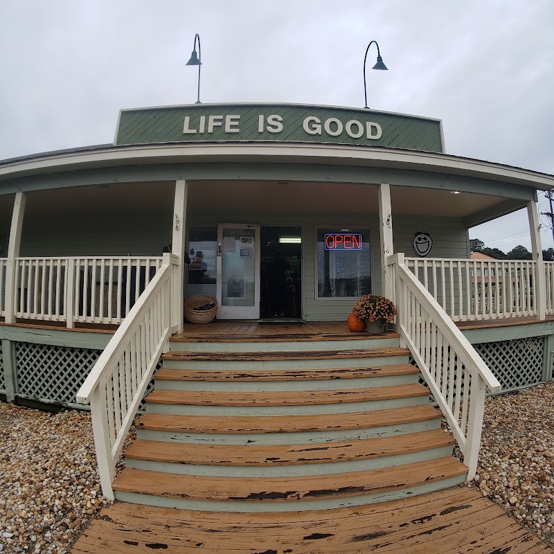 Life is Good - Duck - Clothing store in Duck