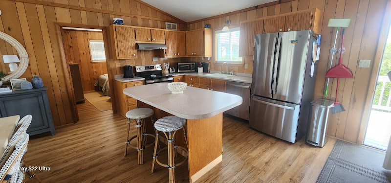 DENNIS CLEANING SERVICES LLC