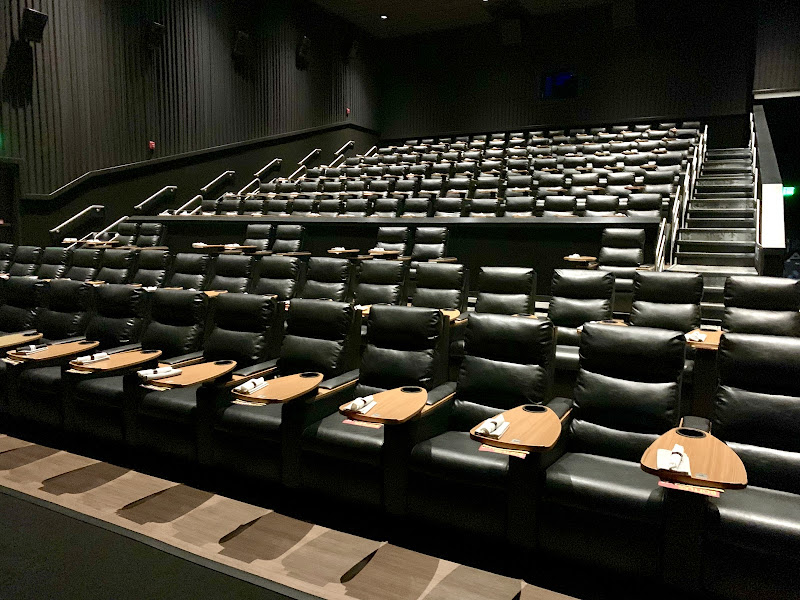 Regal Cinebarre Palace Station