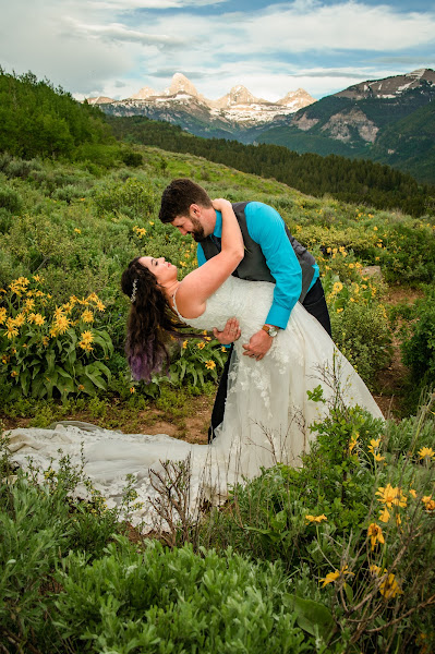 Love and Story Studio - Jackson Hole Wedding and Jackson Hole Elopement Photographer
