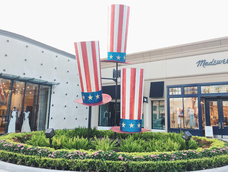 Highland Village - Shopping mall in Houston