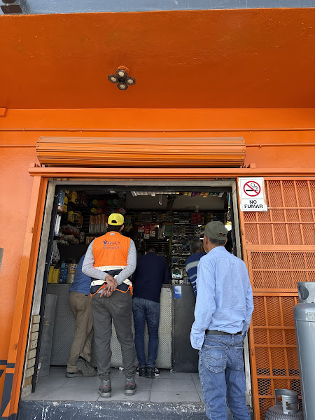 Ferretería Los Cabos - Hardware store in El Arenal