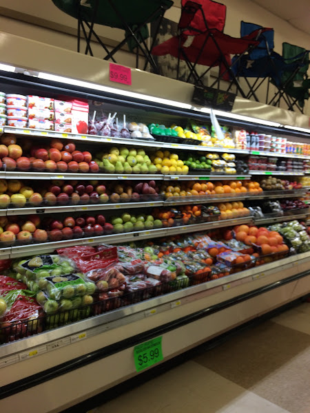Red & White Food Store