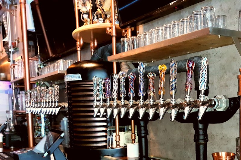 Flat Iron Tap - Bar & grill in Lake Geneva