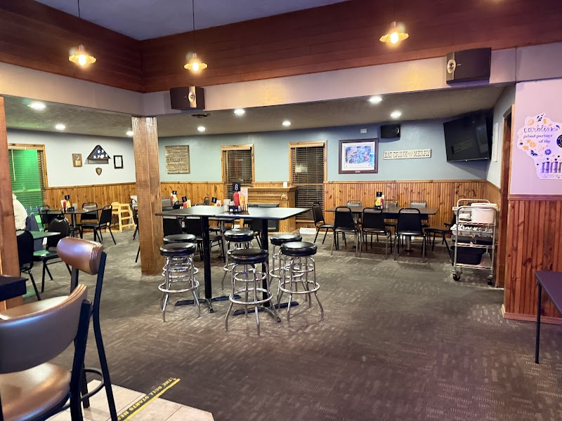Valmy Happy Hour - Bar in Sturgeon Bay