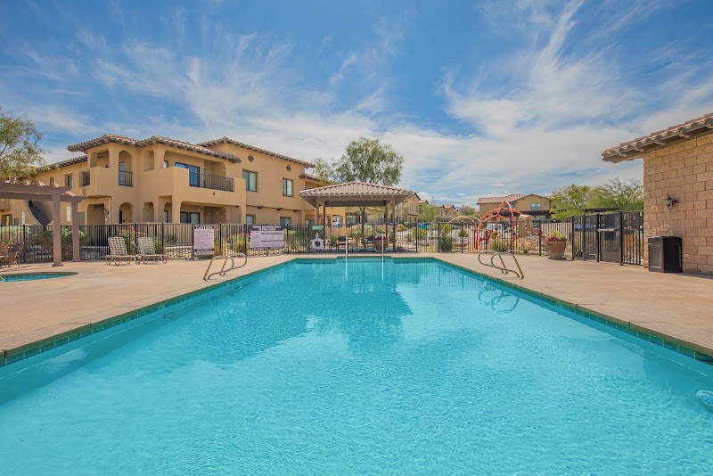 Vineyards at Palm Desert Apartment Homes - Apartment complex in Palm Desert