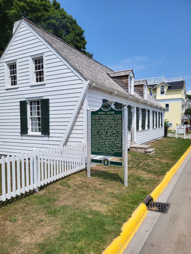 Mackinac's Little Gallery - Art gallery in Mackinac Island
