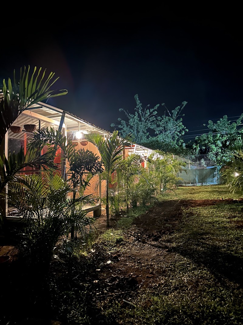 SLOFFEE COFFEE HOUSE - Cottage in Provincia de Alajuela