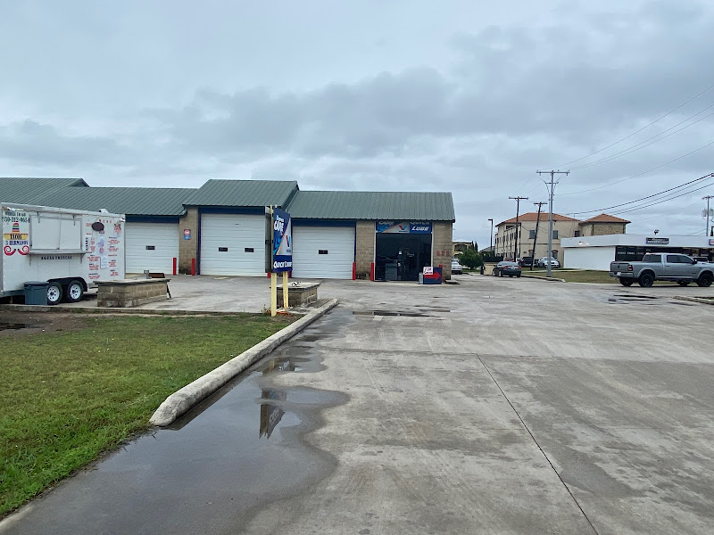 EXPRESS CARE NEW BRAUNFELS - 306 - Oil change service in New Braunfels