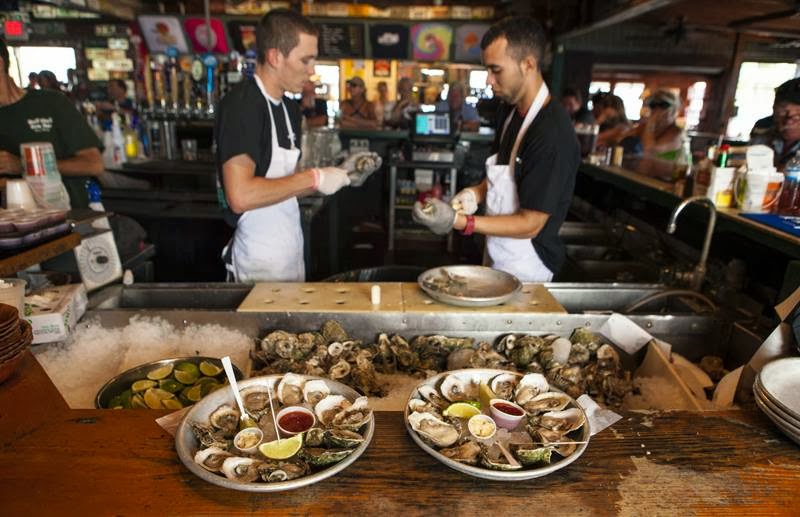 Half Shell Raw Bar - Seafood restaurant in Key West