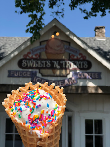 Sammy Lanes Sweets N Treats - Ice cream shop in Branson