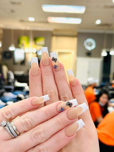 Diva Nail Spa - Nail salon in Sevierville