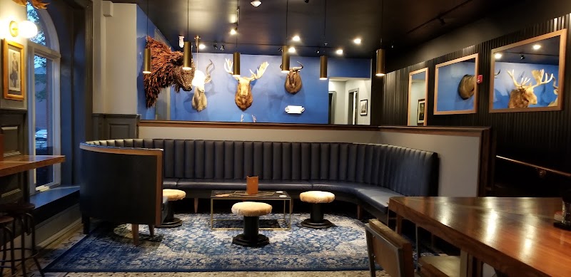 Sagamore Hill Lounge - Bar in Portland