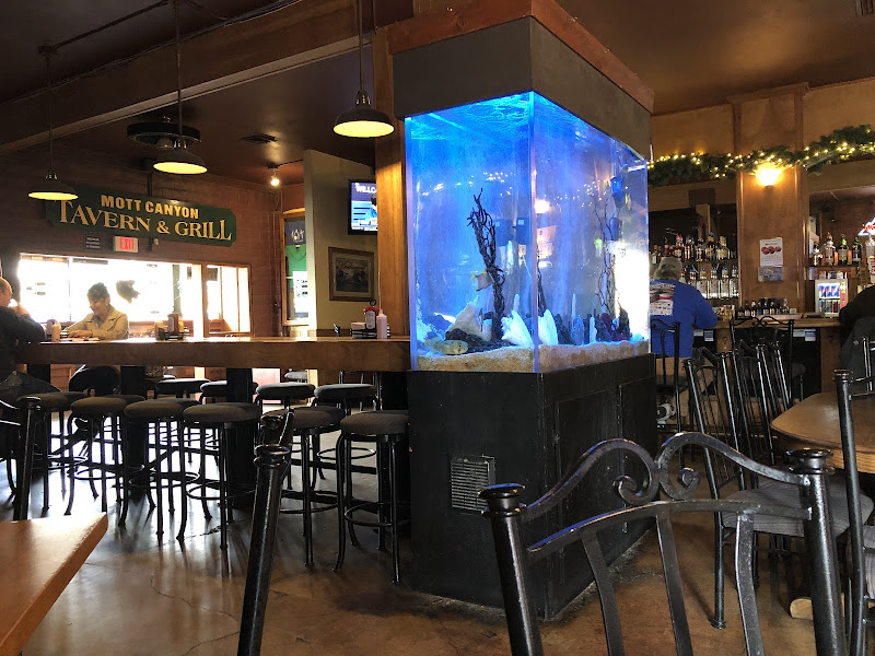 Mott Canyon Tavern & Grill