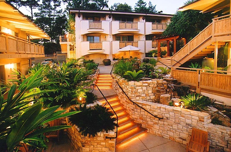 Tradewinds Carmel - Hotel in 3rd Ave