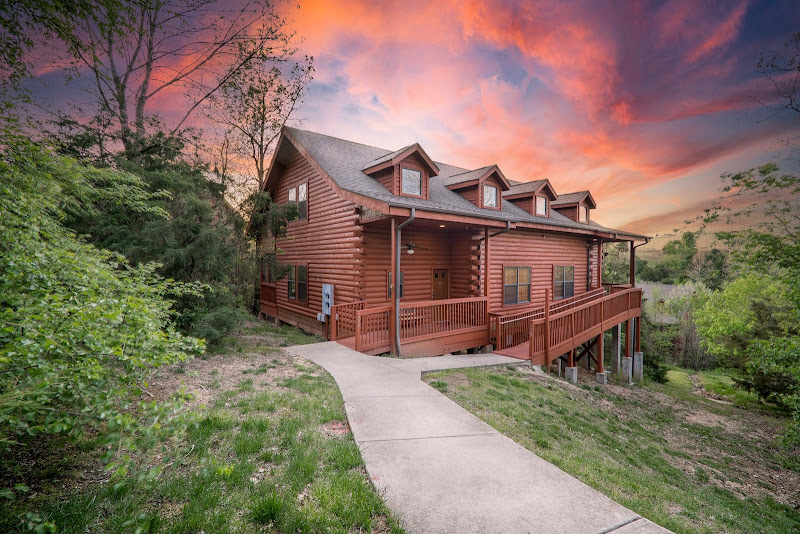 Cabins at Grand Mountain - Resort hotel in Branson
