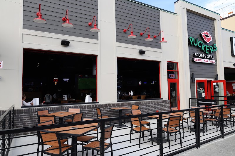 Puckers Sports Grill